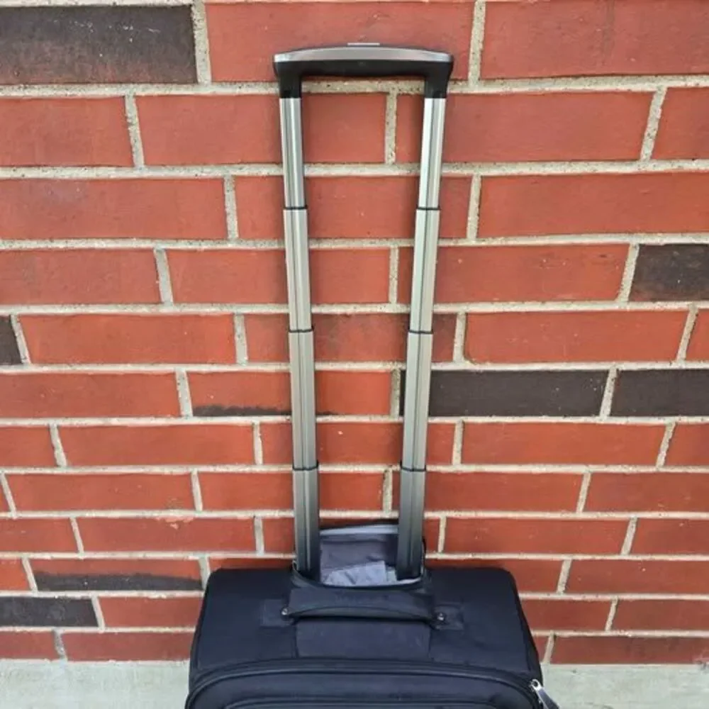 TravelPro Maxlite 4 Rolling Tote - Black